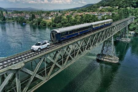 Land Rover Discovery Sport zieht 1000-Tonnen-Zug ber Rheinbrcke