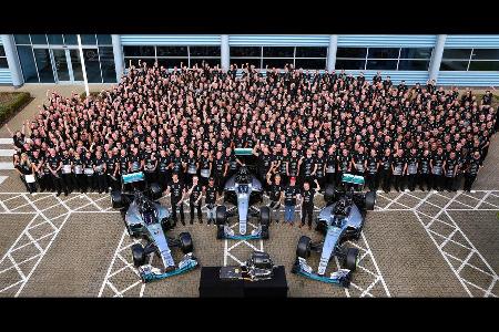 Mercedes - Titel-Party 2016 - Brixworth & Brackley Mercedes - Titel-Party 2016 - Brixworth & Brackley