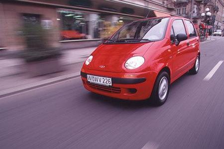 Nicht zu vergessen die südkoreanische Marke Daewoo, für die Giugiaro 1998 den Matiz gestaltete. Daewoo-Produkte laufen inzwi...