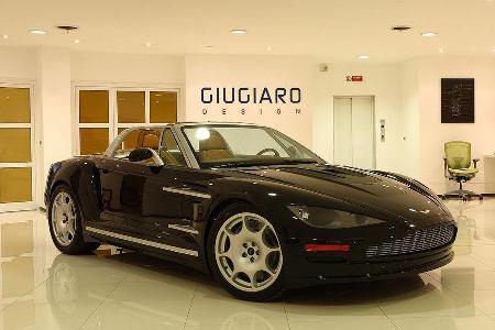 Der TwentyTwenty der britischen Sportwagenmanufaktur Aston Martin fuhr 2001 im typischen Skelett-Stil vor.