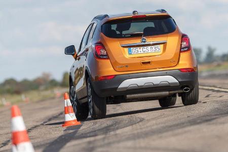 Opel Mokka X 1.6 CDTI 4x4, Heckansicht, Slalom