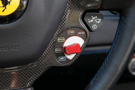 Ferrari 488 Spider, Bedienelemente