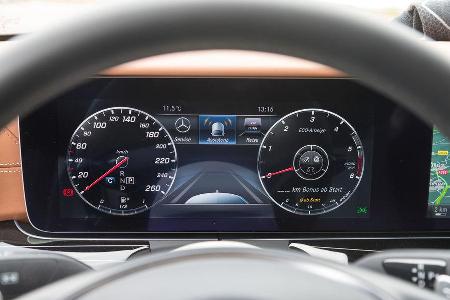 Mercedes E 220 d, Infotainment