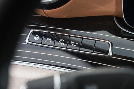 Mercedes E 220 d, Bedienelemente