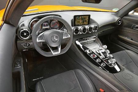 Mercedes-AMG GT S, Cockpit