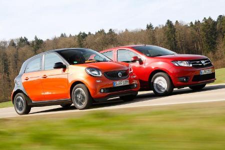 Dacia Sandero TCe 90, Smart Forfour 0.9, Seitenansicht