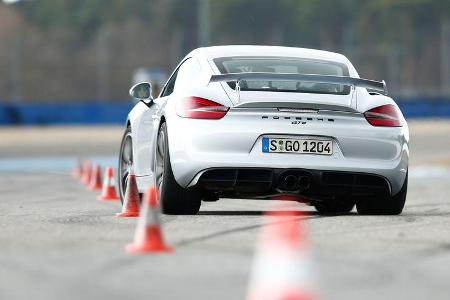 Porsche Cayman GT4, Heckansicht, Slalom