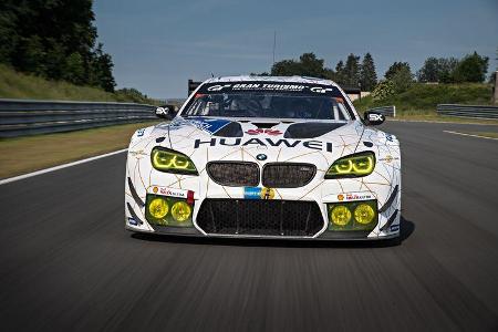 BMW M4 GTS vs BMW M6 GT3