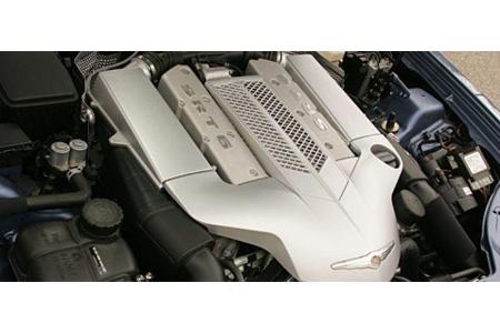 Der 3,2-Liter-V6 wird von einem Schraubenkompressor unter Druck gesetzt. Seine 335 Pferdestärken reichen zum munteren Aufgal...