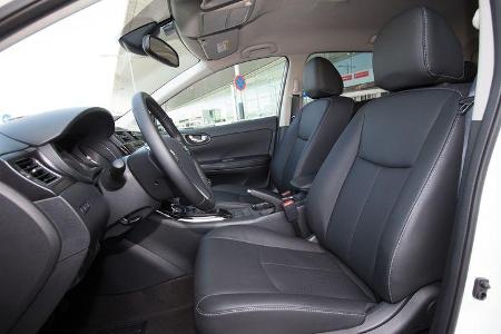 ams, Nissan Pulsar, Innenraum
