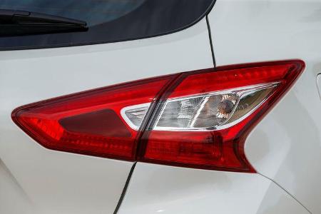 ams, Nissan Pulsar, Rücklicht