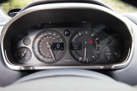 Aston Martin Vanquish, Rundinstrumente