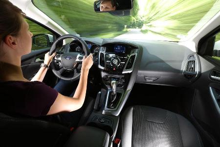 Ford Focus 1.0 Ecoboost, Cockpit, Fahrersicht