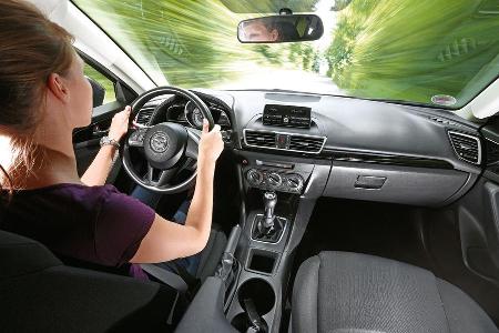 Mazda 3 Skyaktiv-G 100, Cockpit, Fahrersicht