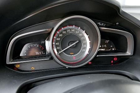 Mazda 3 Skyaktiv-G 100, Rundinstrumente