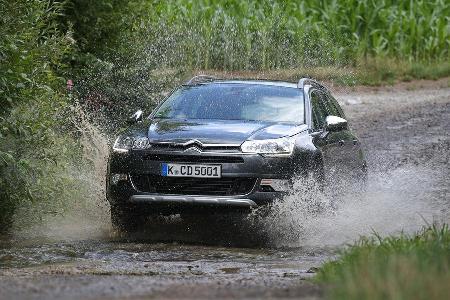Citron C5 Crosstourer HDi 165, Frontansicht, Wasserdurchfahrt