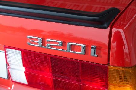 BMW 320i, Typenbezeichnung
