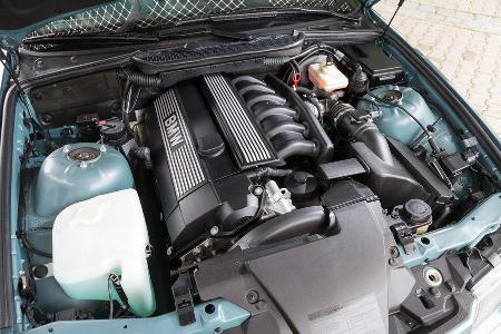 BMW 323i, Motor