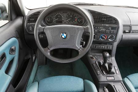 BMW 323i, Cockpit