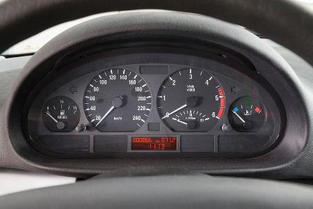 BMW 320d, Rundinstrumente