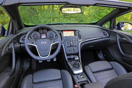 Opel Cascada 1.6 Sidi Turbo, Cockpit