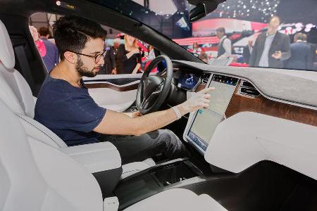 Tesla Model X, Sitzprobe, Genfer Autosalon, 03/2016