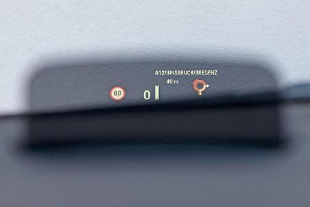 BMW 218d Active Tourer, Head-up-Display