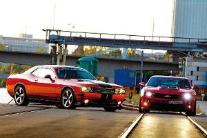Chevrolet Camaro ZL1 gegen Dodge Challenger SRT8 392