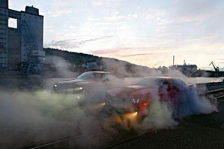 Chevrolet Camaro ZL1, Dodge Challenger SRT8 392, Burnout