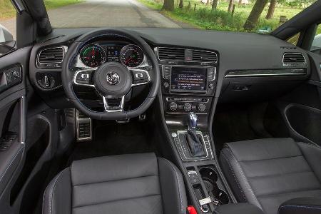 VW Golf GTE, Cockpit