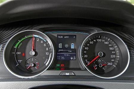 VW Golf GTE, Rundinstrumente