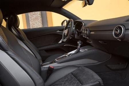 Audi TTS S tronic, Cockpit