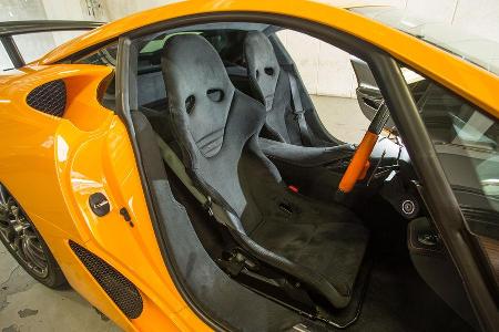 Lexus LFA Nrburgring Edition, Sitze