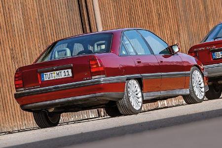 Opel Omega A, Heckansicht