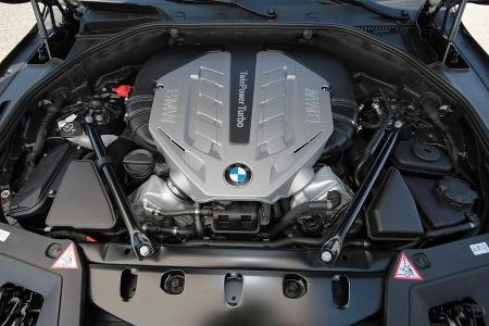 BMW 550i, motor