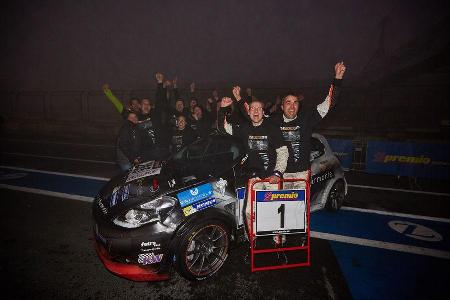VLN 2015 - Gesamtsieger - Tim & Dirk Groneck