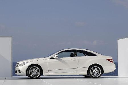 Leistung will bezahlt werden: 66.045 Euro verlangt Mercedes für den Coupé-Primus.