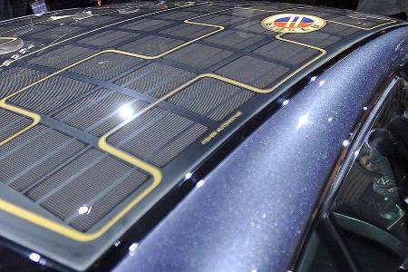 Das komplett mit Solarzellen bestückte Dach dient zur Standklimatisierung des Fahrzeugs.