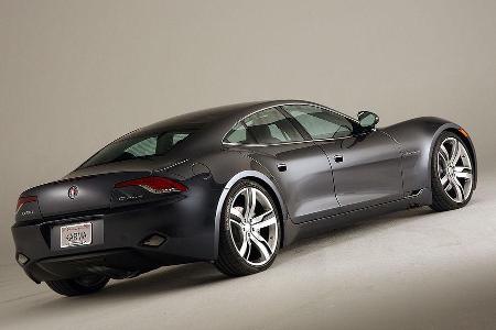 22 Zoll große Leichtmetallräder füllen die Radhäuser.