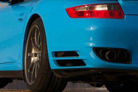 Optional bietet Sportec eine neue Heckschürze an.