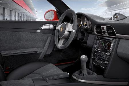 Es bleibt beim Alcantara-Interieur.