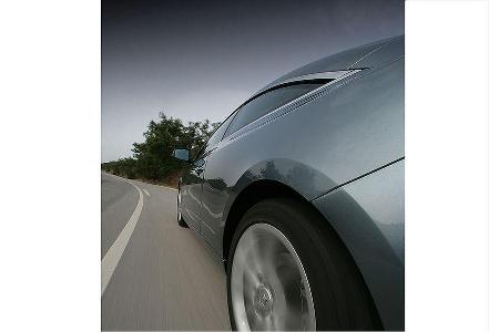 Die Linien des Laguna Coupé sind schnörkellos gezeichnet.