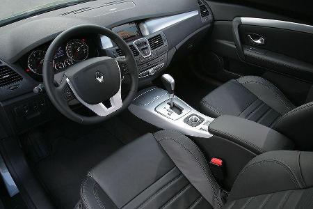 Das Cockpit ist weitgehend gelungen und wirkt wertig.