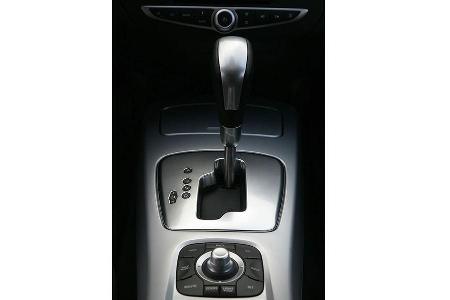 Wer den V6-Motor wählt, verzichtet auf die Option des manuellen Getriebes.