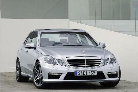 Durch Rückgewinnung der Bremsenergie soll der E63 AMG rund zwölf Prozent weniger verbrauchen.
