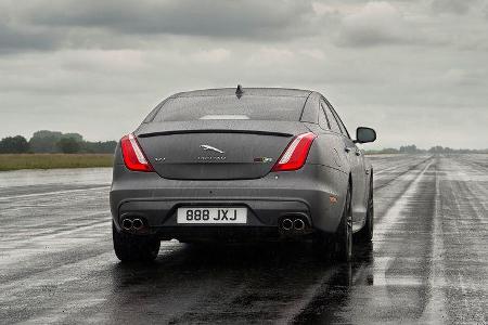 Jaguar XJR575