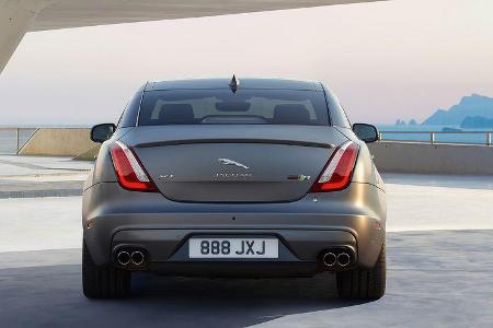 Jaguar XJR575