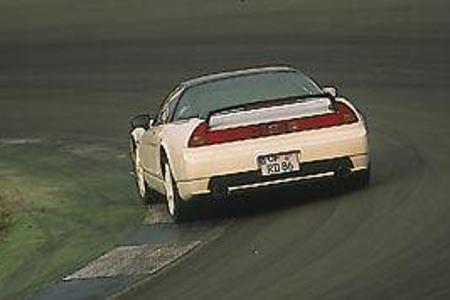 ... ist der NSX-R teurer als vergleichbare Sportwagen.