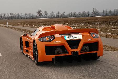 Gumpert Apollo: 650 PS, 850 Nm, Top-Speed 360 km/h, 0 - 100 in 3,0 sek.