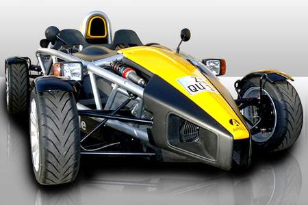 Ariel Atom3: 300PS, 220 Nm, Top-Speed 245km/h, 0 - 100 in 3,0 sek.
